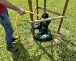 Sac d'arrosage à diffusion lente d'eau pour arbres et jeunes plantations